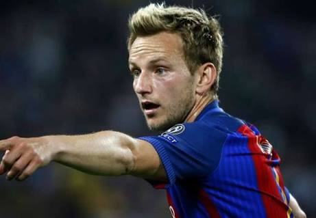 ArsenalFC_SM's tweet photo. Avisa lá q o maestro está chegando Ivan Rakitic! Para assumir o meio de campo junto com Özil, Ramsey e compania! #WelcomeRakitic #GoGunners https://t.co/UU3OrcWNWG
