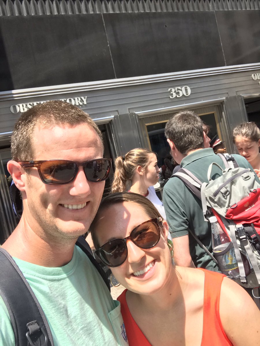 F3EyeRoll's tweet photo. A little late to find tickets but we mananged to find Chipotle next door π #teamhavingfun #andeating #wemadeatwitterforthis #FallonTonight https://t.co/aSvDOnMdZ8
