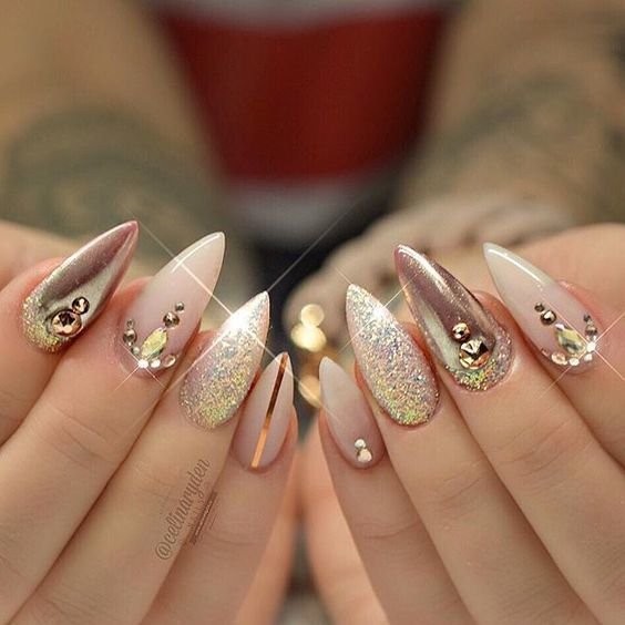 joliebeautyHQ's tweet photo. Such glam and beauiful nails by @celinaryden 😘
#nails #glam #glamor #sparkle#makeup #makeupgoals #mua #makeupbrus… https://t.co/xTKTFHF3eS https://t.co/CkrLb8iEtv