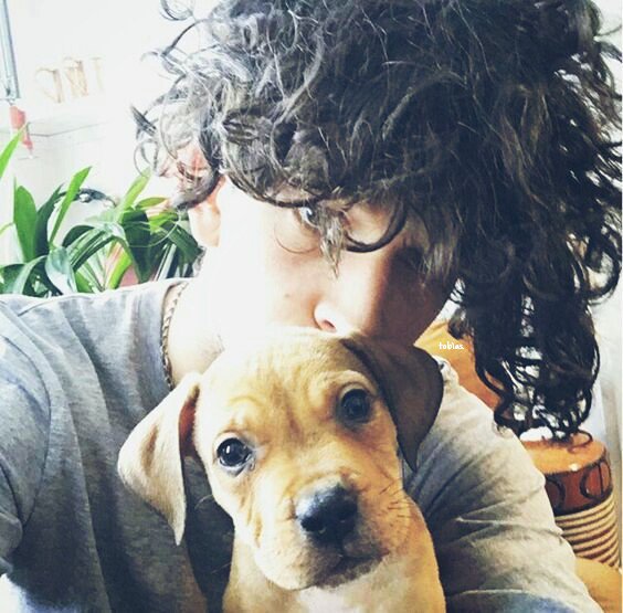 Como cuando él posa mejor que yo para las fotos.