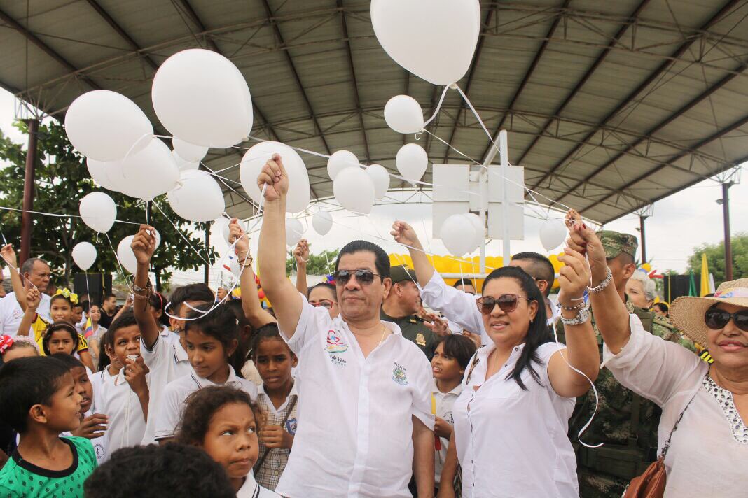 Hoy los palmarinos pedimos los mejores deseos para nuestro país a través de estos globos blancos. #207AñosDeIndependencia