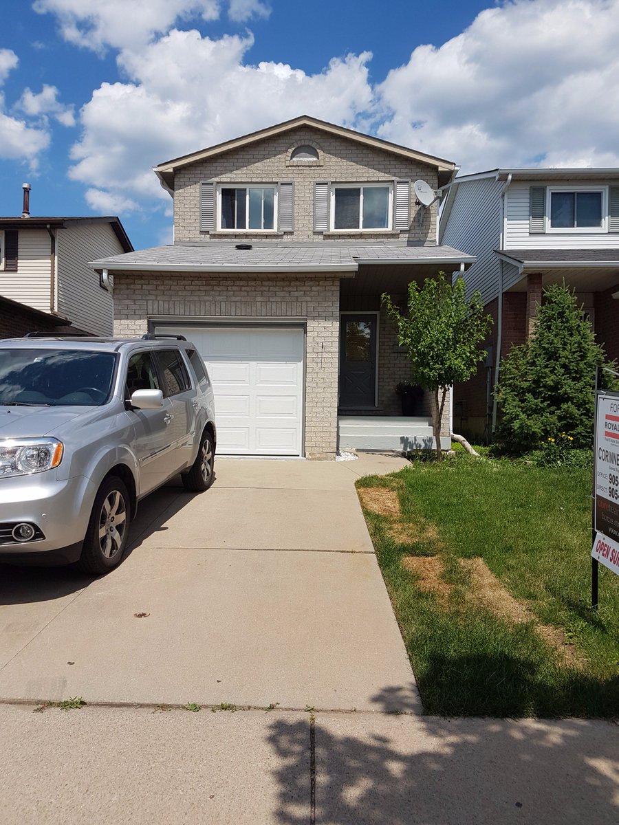 CorinneByggdin's tweet photo. A #home with plenty for #families or #investors located in #StoneyCreek #realestate #homestartshere #coreteam905 https://t.co/uSRU60yE83 https://t.co/NJfu3ZCkQe