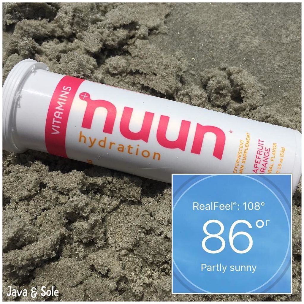 javaandsole's tweet image. It's a beautiful day at the beach ☀️HOT, but beautiful! When it feels like 108* a girl's got to hydrate! #grapefru… ift.tt/2uf9L3N