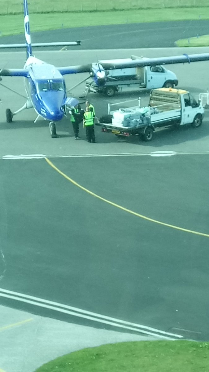 TREAirport's tweet photo. Logan twin otter what is your cargo?  5 passengers and 100 bottles of @TyreeGin #shesfoo #airmail https://t.co/i20LCi9C2g
