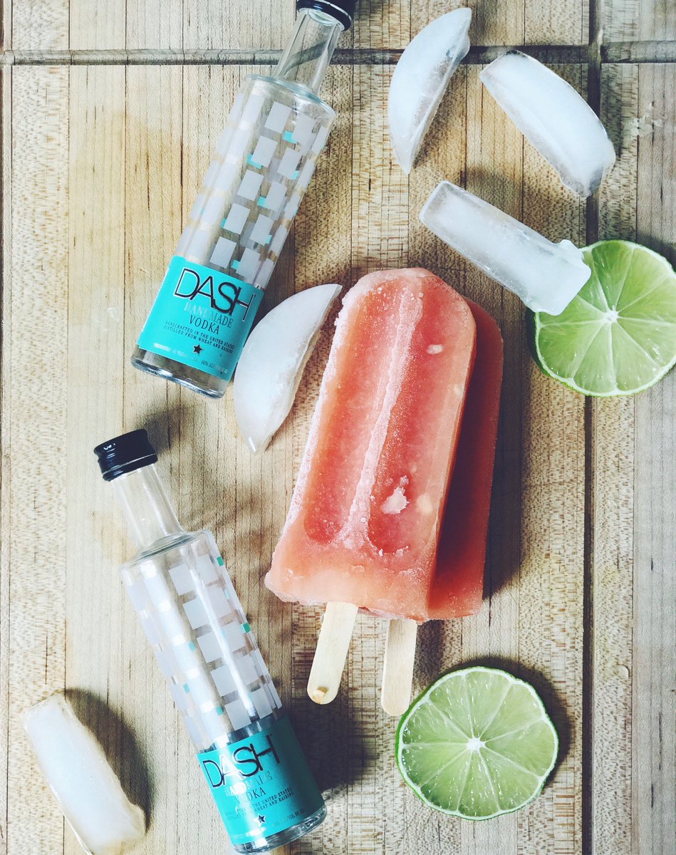 These cran-mango BOOZY popsicles are taking happy hour to a whole new level. 
#DASHvodka #boozypopsicles #summer #poptails #icepops