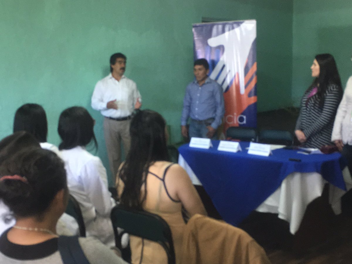 chimborazoCJ's tweet photo. 🔵Presidente del GAD parroquial #GonzaloRodriguez posesiona a #ÁngelYupa como juez de paz de la parroquia #Capsol https://t.co/fNIuk93HdF