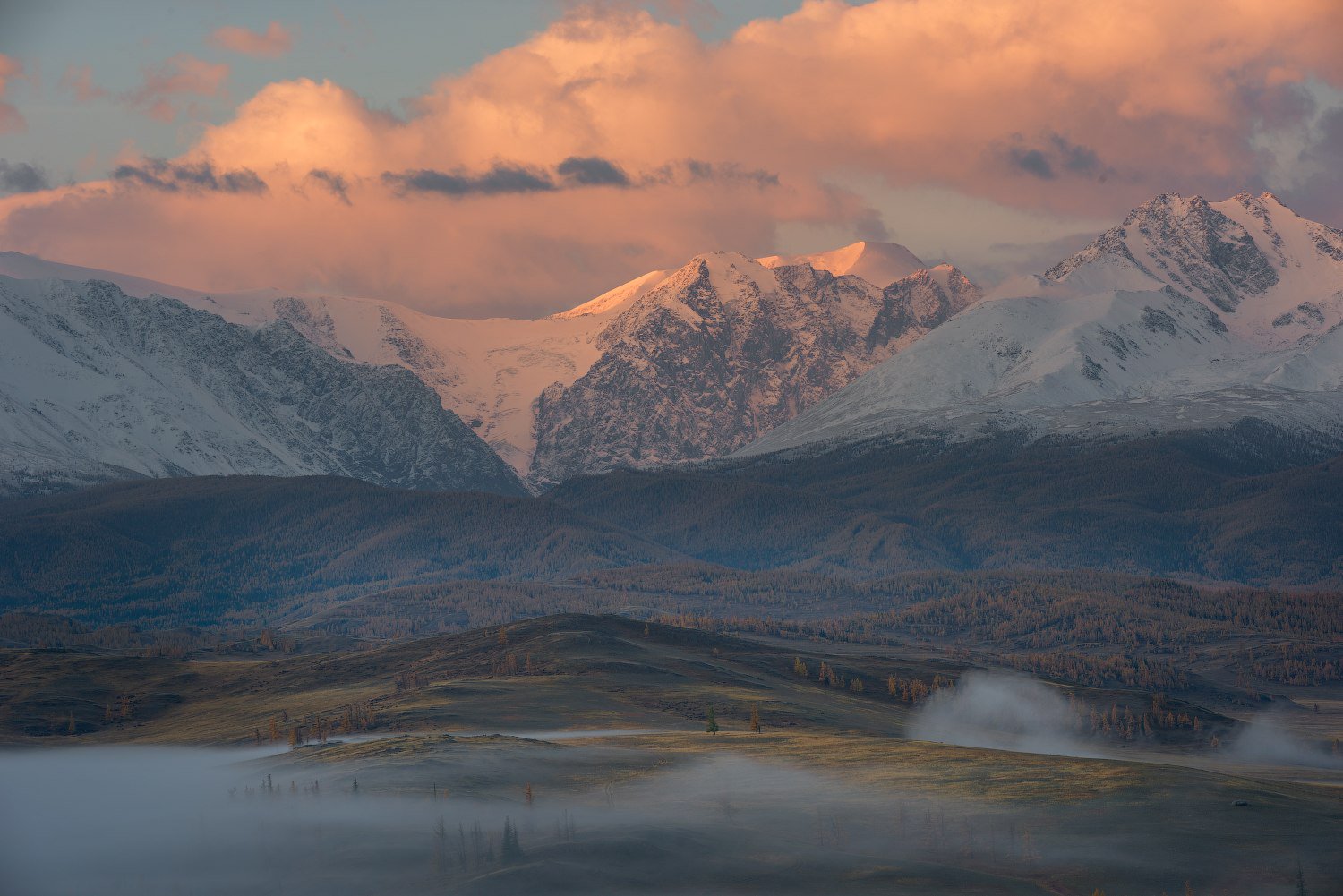 Рассвет в Курайской степи