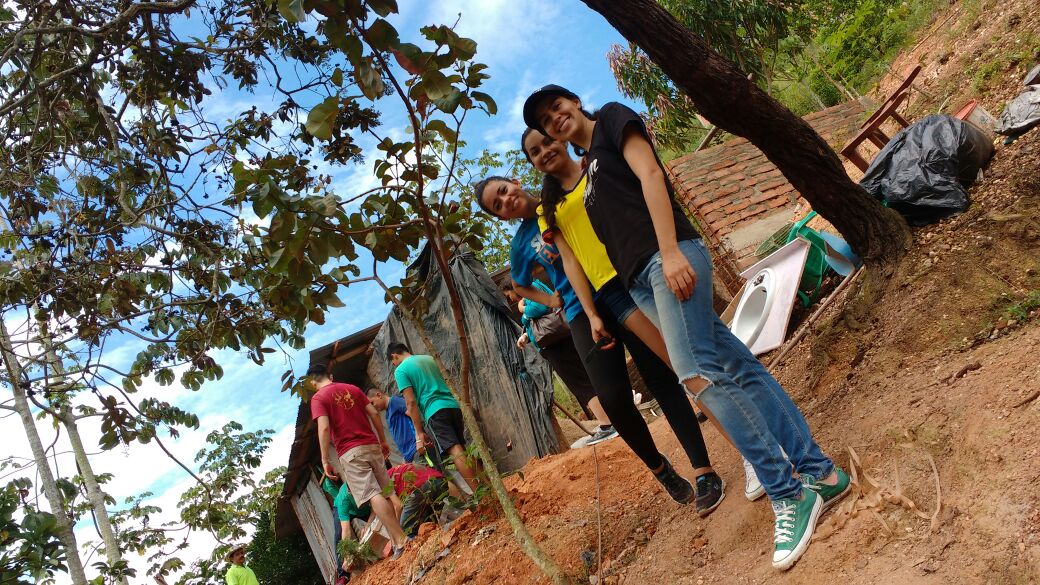 FejaAsoriente's tweet photo. Nuestros jovenes #Shalom #Asoriente participando de #CasaDeAmor porque #UnidosLoHacemosMejor. Únete y participa de los proyectos #FEJA https://t.co/kY2TxCuiJT