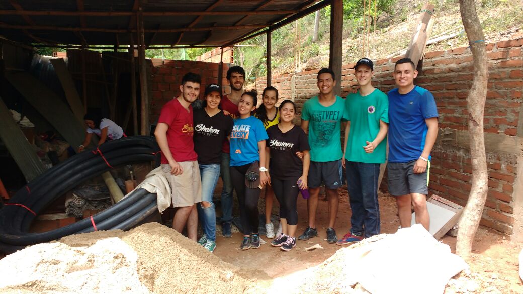 FejaAsoriente's tweet photo. Nuestros jovenes #Shalom #Asoriente participando de #CasaDeAmor porque #UnidosLoHacemosMejor. Únete y participa de los proyectos #FEJA https://t.co/kY2TxCuiJT