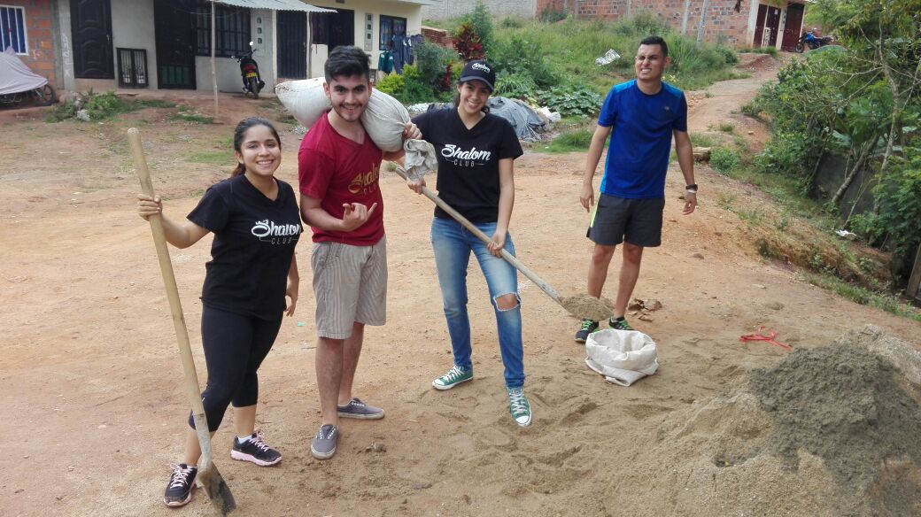 FejaAsoriente's tweet photo. Nuestros jovenes #Shalom #Asoriente participando de #CasaDeAmor porque #UnidosLoHacemosMejor. Únete y participa de los proyectos #FEJA https://t.co/kY2TxCuiJT