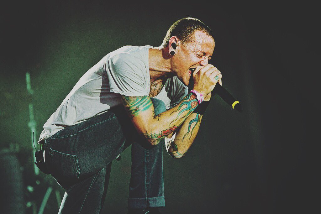 april_frantz's tweet photo. What a sad day for music, RIP Chester😔 https://t.co/70JfZM2RJ7