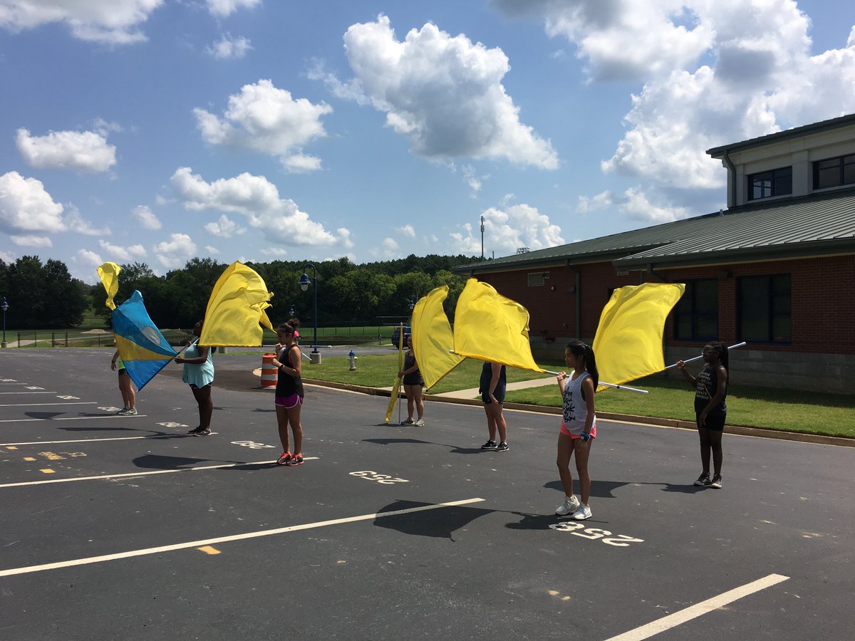 StJoeMadison's tweet photo. Preparation for the new year is underway with #colorguard perfecting skills &amp; learning their half-time show. #guardlife #sunscreenisamust https://t.co/kRrzptnkGi