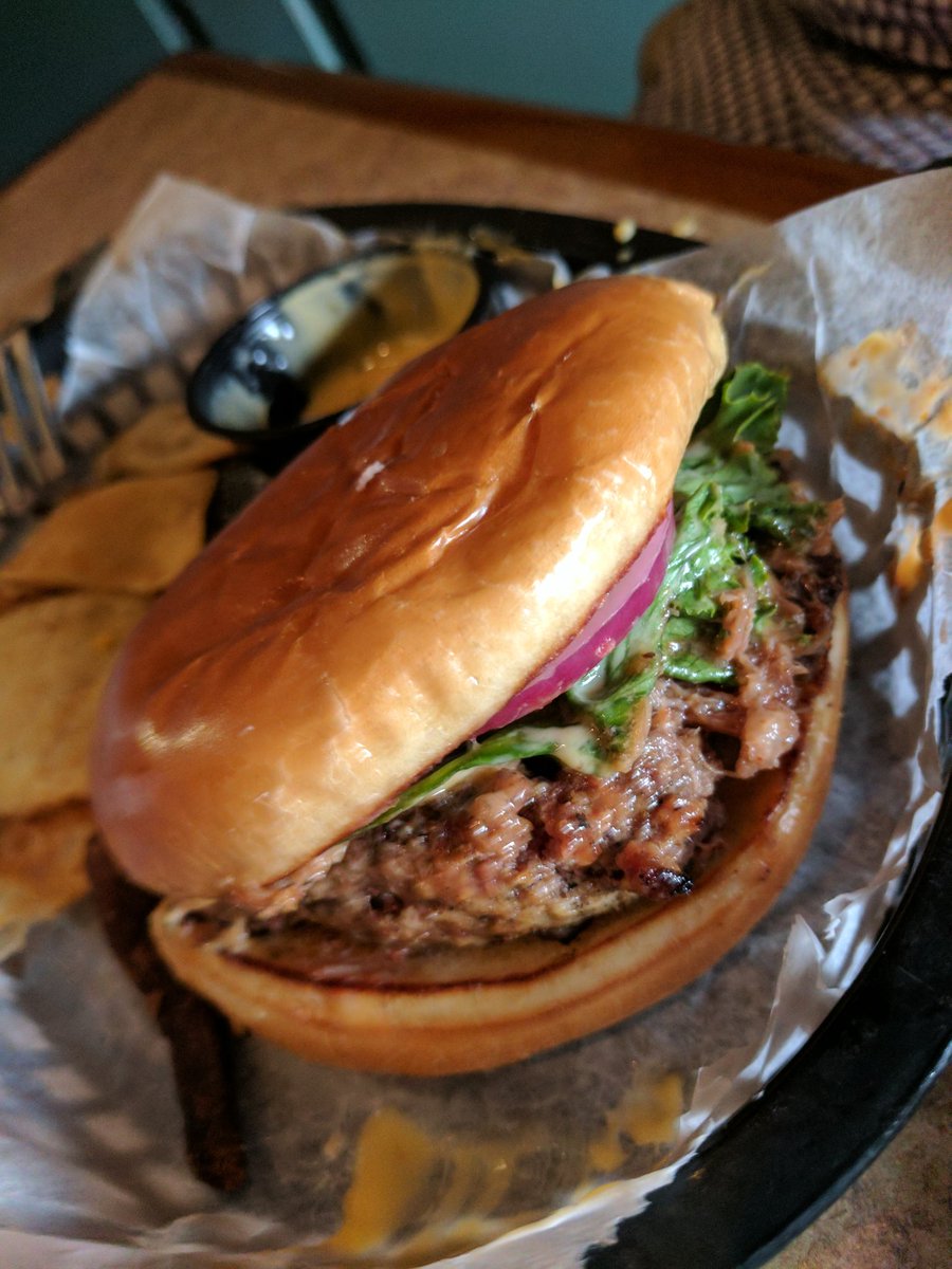 D00msD4v3's tweet photo. @CincyBurgerWeek #slattspub #CincyBurgerWeek very tasty burger, the beer cheese is pretty amazing! https://t.co/FZaHxCdWPU