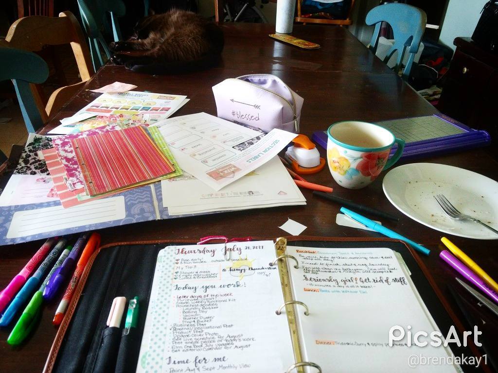 BrendaPlamann's tweet photo. Oh the process.....🤣🤓���� #plannerperfect #plannerperfectmethod #homemanagementlikeaboss🙌 #momentsofquietplanning #wr… https://t.co/cAfwsW6tht https://t.co/jZBkuH5FS6