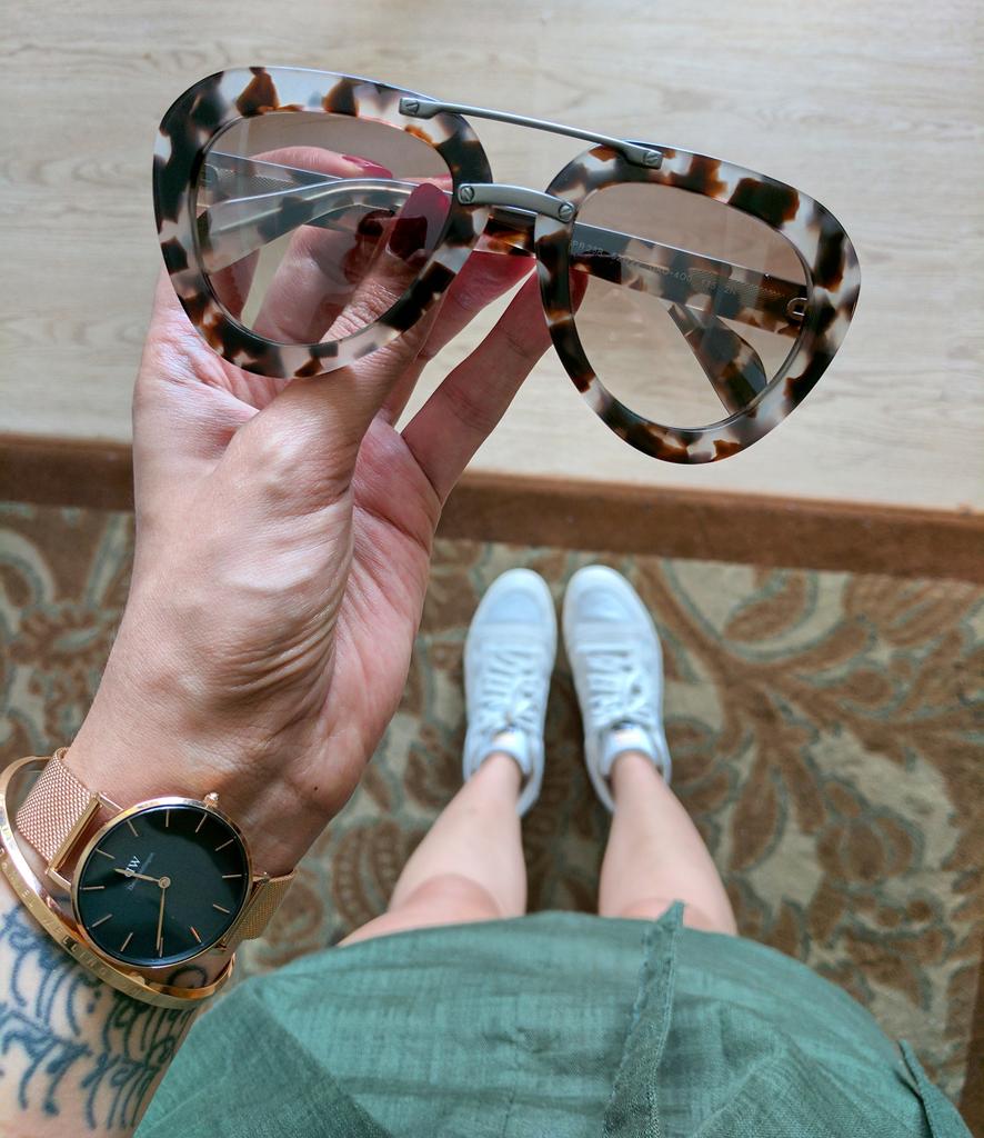 akanksharedhu's tweet photo. For everybody asking about my sunglasses - they are @Prada from #gemopticians 🌟 Always up for some animal print
Watch + cuff: @itisDW https://t.co/5blRsDXAM2