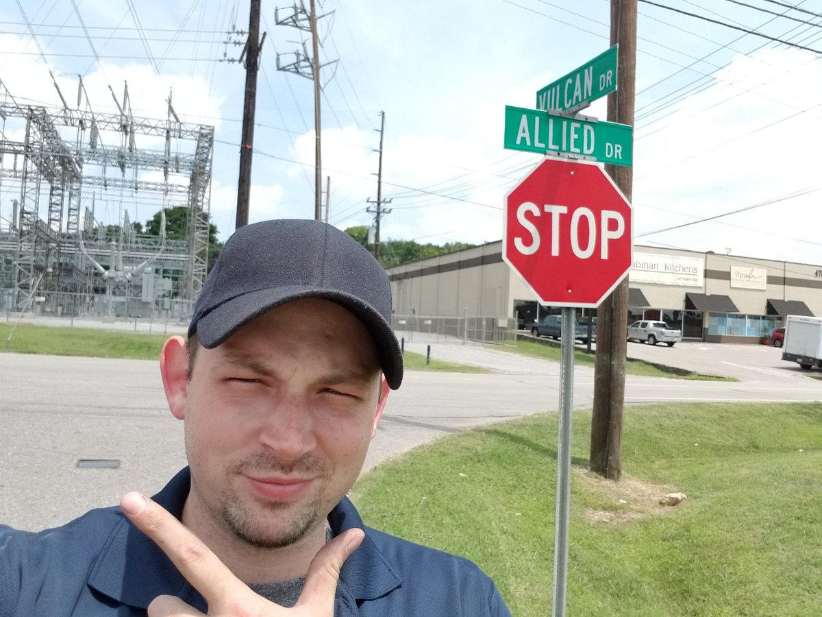 ATRgod's tweet image. I drive past this street everyday bout time I took a pic. Always stop at @AlliieD and Vulcan dr. It's bright out don't @ me