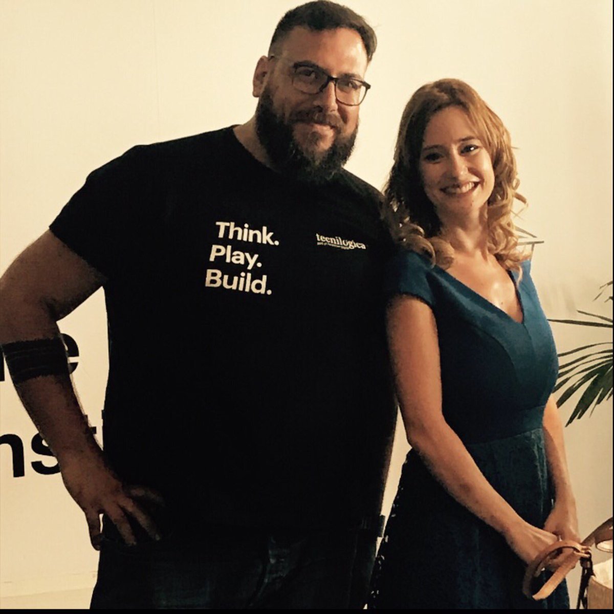 AurelioGdS's tweet photo. #PasarelaDigital @Cofares @the_heroes_club Emma Bernardo @abarbero @designetworking @abel_linares #MentoresTheHeroesClub y @david_bernabeu https://t.co/boa68eTqlx