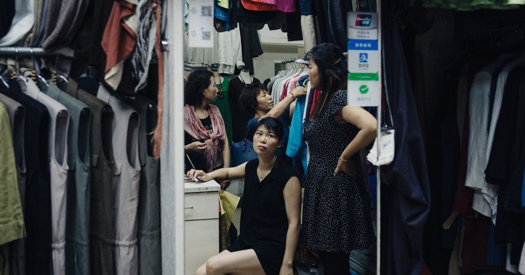 certfintech's tweet photo. In Urban China, Hardly Anyone Is Using Cash Anymore 

https://t.co/Kr2iNbpUBM

#smartphone #economy #fintech https://t.co/NtSYpLETNF