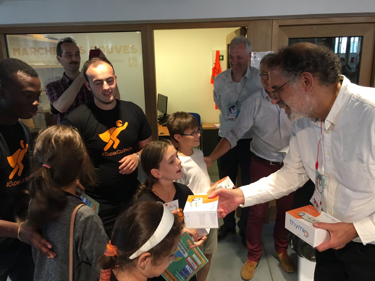 OrangeRSE's tweet photo. And the 1st price of this #hackathon #supercodeurs goes to the project about poverty #codefortheplanet #Scratch2017BDX https://t.co/Dv7zeywO6J