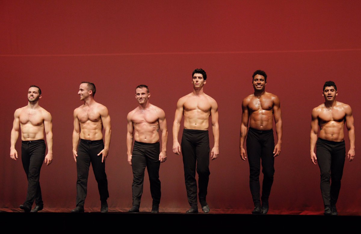 BADBOYSofBALLET's tweet photo. #tbt 👏 #BADBOYSofBALLET https://t.co/Db9E5c1hQ9