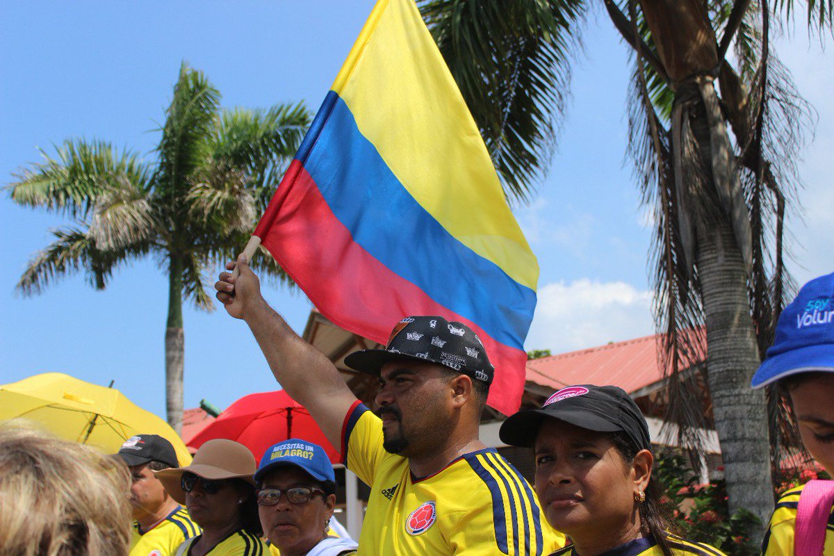 FNAraujoR's tweet photo. ¡Llevamos la bandera con orgullo porque somos capaces de defender a Colombia con el alma! https://t.co/PCaTYPSesK