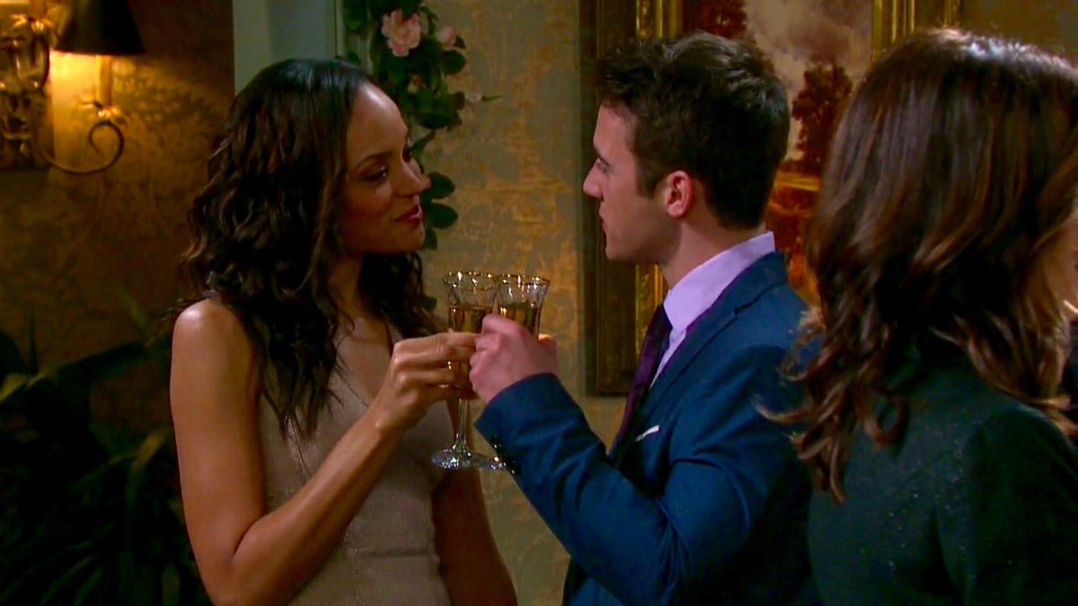 CMossFans's tweet photo. #TBT Caps from 6/27/17 #Days #partytime #MartinHouse #cheers #JLani #picturespam https://t.co/9fQ2MR87Uq