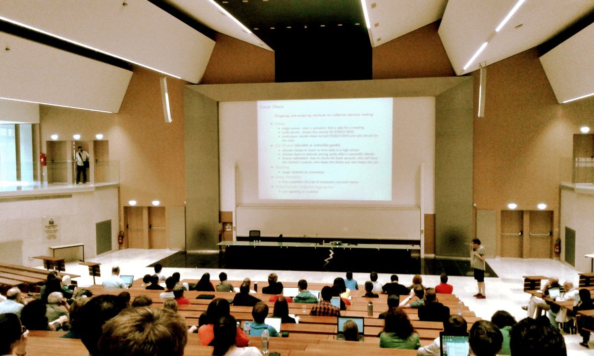 esslli17's tweet photo. Jérôme Lang now in Amphi Despax @UT1Capitole for #ESSLLI2017 evening lectures! https://t.co/O5r2LqkBLR