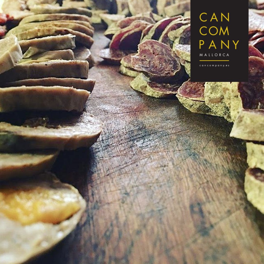 Can_Company's tweet photo. ¿Sois más de noras o fuet? Nosotros no podemos elegir, ¡somos de ambos!
#CanCompany #Charcuisine https://t.co/voLl9jVBs9