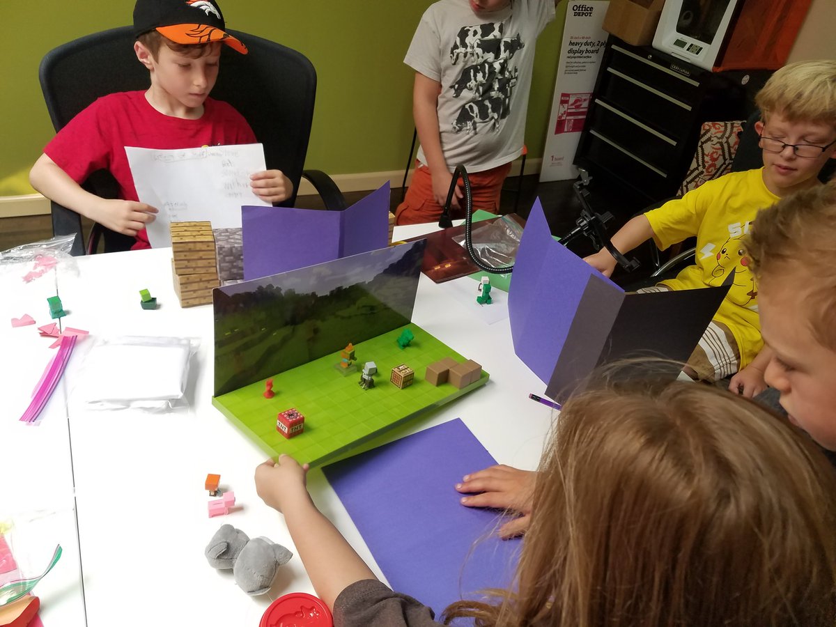ComputerwiseEdu's tweet photo. Woodland Hills campers working on their #StopMotion movies and #andriod #Apps. #CWKCAMP #SUMMERCAMP #STEMCAMP https://t.co/5bM49IbUGx