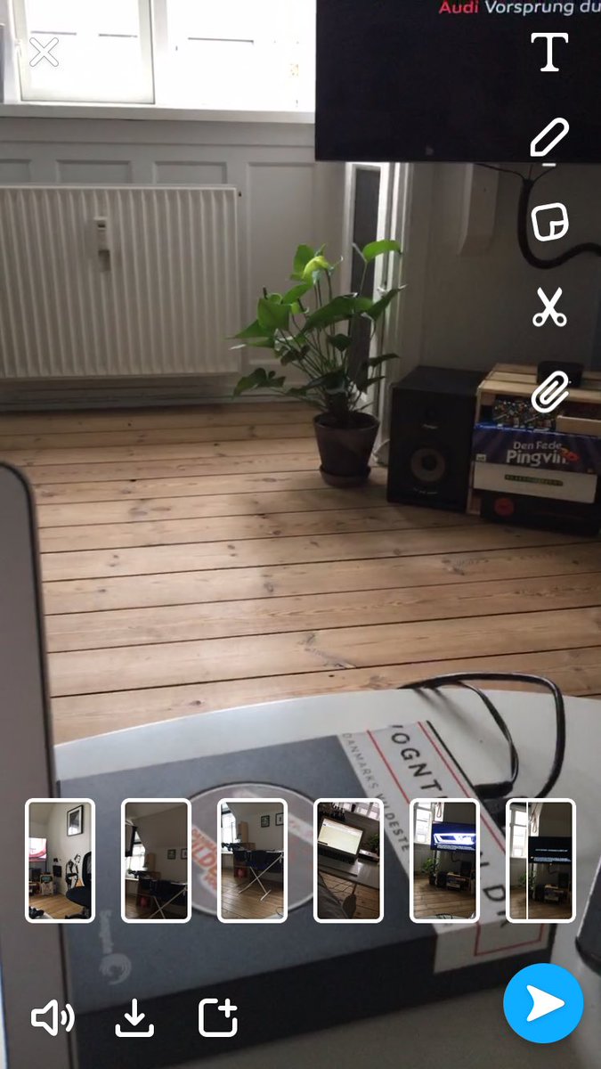 LarsJ3's tweet photo. Du kan nu optage op til 6 snaps i træk - bare bliv ved med at holde knappen inde 👻 #smdk #snapchatdk #komdk #digidk https://t.co/s0j3aIGN1b