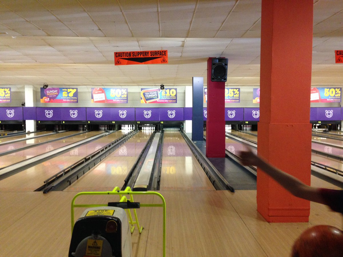 diversityPPS's tweet photo. Bowling night with the year 6s! https://t.co/BjgzKlbOAq