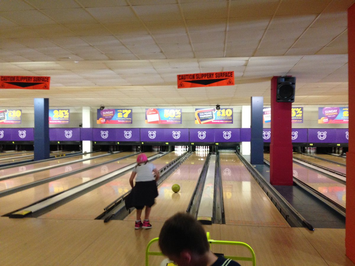 diversityPPS's tweet photo. Bowling night with the year 6s! https://t.co/BjgzKlbOAq