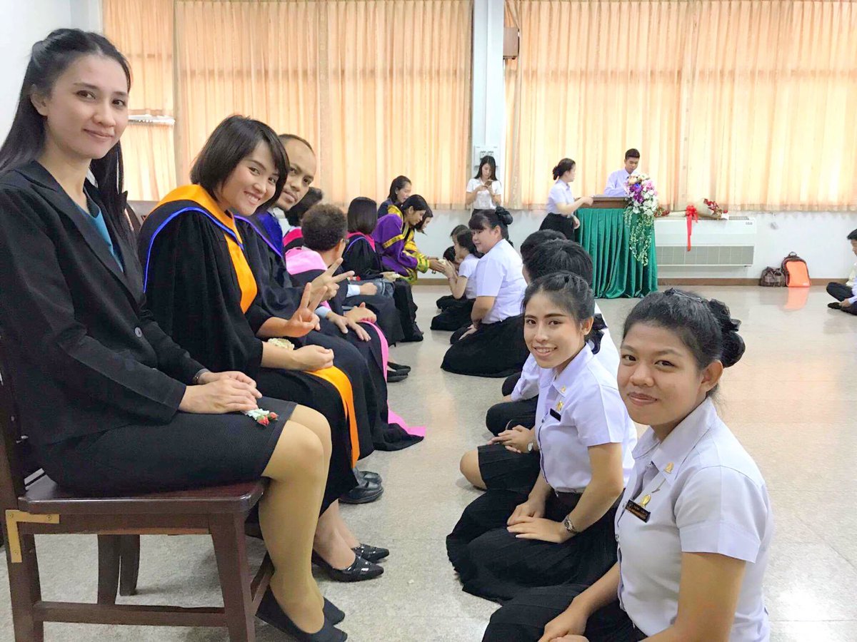 oumintttt's tweet photo. 💛 ปีสุดท้าย #พิธีไหว้ครู #คณะสาธารณสุขศาสตร์ #วิทยาลัยเชียงราย #ปี2560 #PH57 💜 https://t.co/3ff8EyOEL7