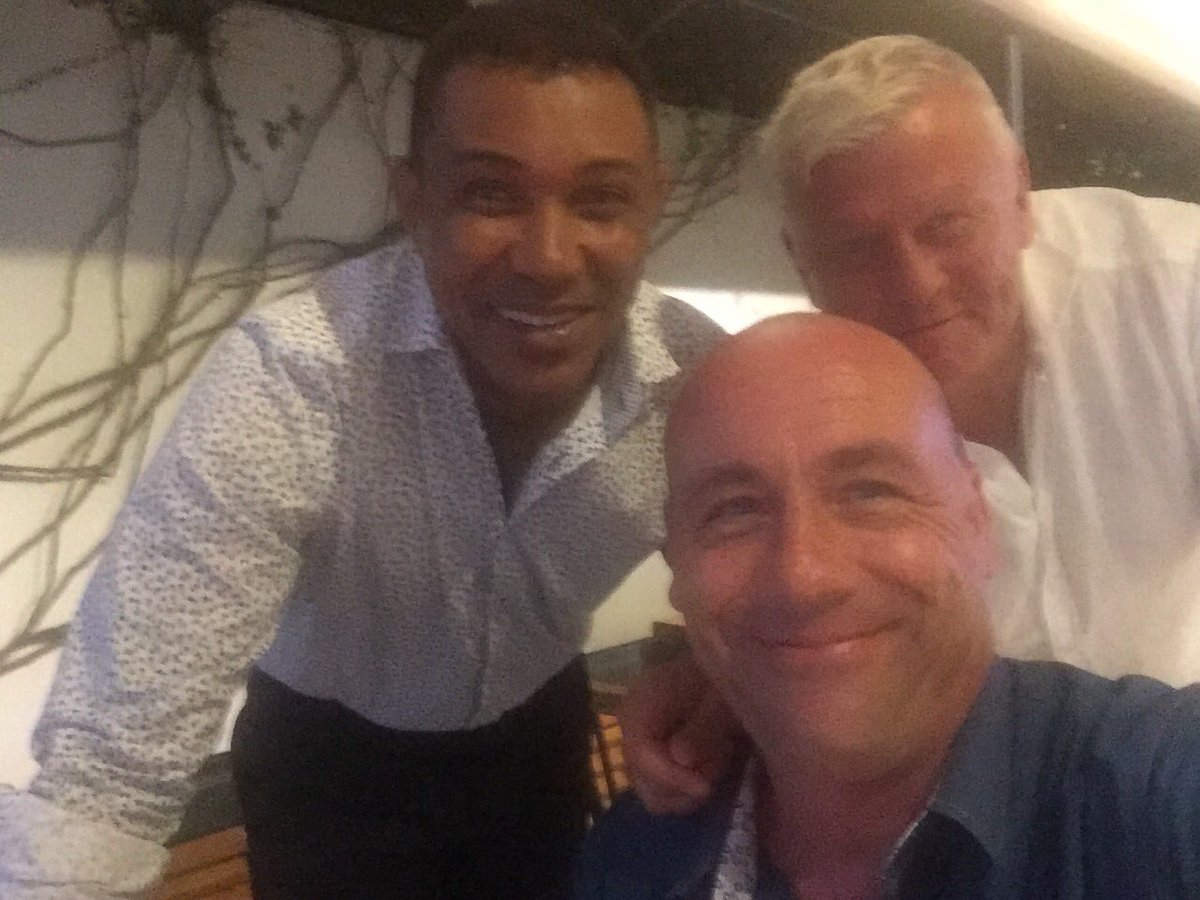 MikeChubbster's tweet photo. Leoniki, some new friends, great guys 😎 https://t.co/z9uciCTlE8