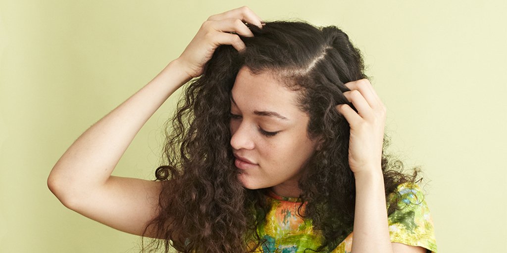 Refinery29's tweet photo. 8 expert tricks to style your curly hair: https://t.co/YlRTV0FL1m #R29xSephora #ad https://t.co/wbRCgcKmY9