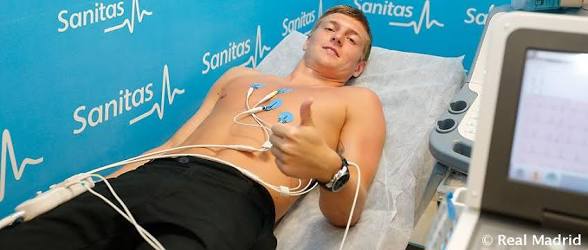 MANCITY_SM's tweet photo. OLHA QUEM CHEGOU! Toni Kroos já está no CT do City realizando exames médicos e vai assinar contrato nessa tarde! #ComeOnCity https://t.co/3LwdMOUplU