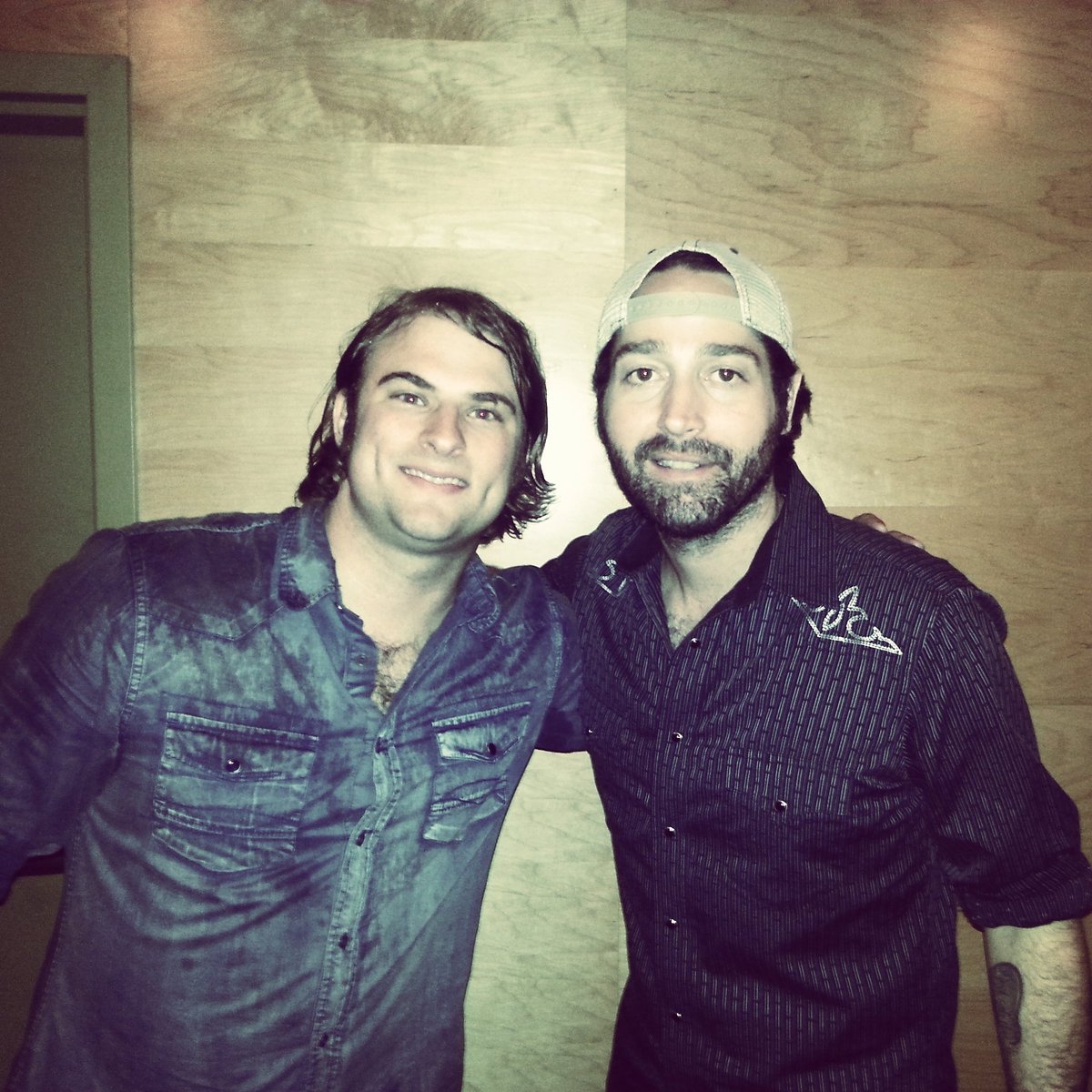 JeremyMCountry's tweet photo. That time I got to open for Josh Thompson. @TheJoshThompson @CvilleJefferson #tbt #throwbackthursday #joshthompson #jeremymichael https://t.co/4MsRszgy3f