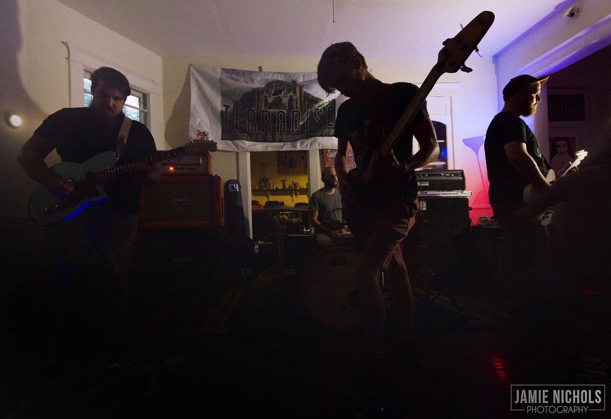 Who doesn't love house shows! Photo credit: @_jamienichols 
#postrock #instrumentalmusic #reverendguitars #gibsonguitars #fenderguitars