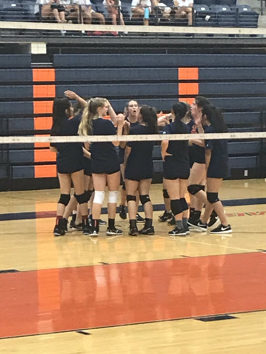 OakdaleGbb's tweet photo. Watching War Eagle Basketball/Volleyball players! #volleyballteamcamp https://t.co/tQhOJhPcMd