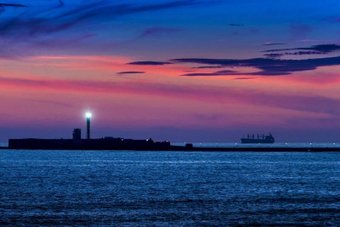chefdelmar's tweet photo. Cadiz 
La ciudad de La Luz .
De las luces 
Aire para respirar 
Vientos de Levante y Poniente 
No os perdáis los atardeceres de este verano . https://t.co/sd9pzFiaBe