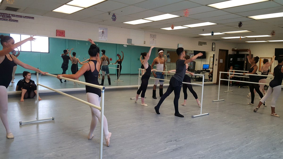 #incredible experience for #dance students - Fernando Montaño presents a lesson for our advanced #ballet class

@NDEOdance <a href="/MdPublicSchools/">Maryland State Department of Education</a>