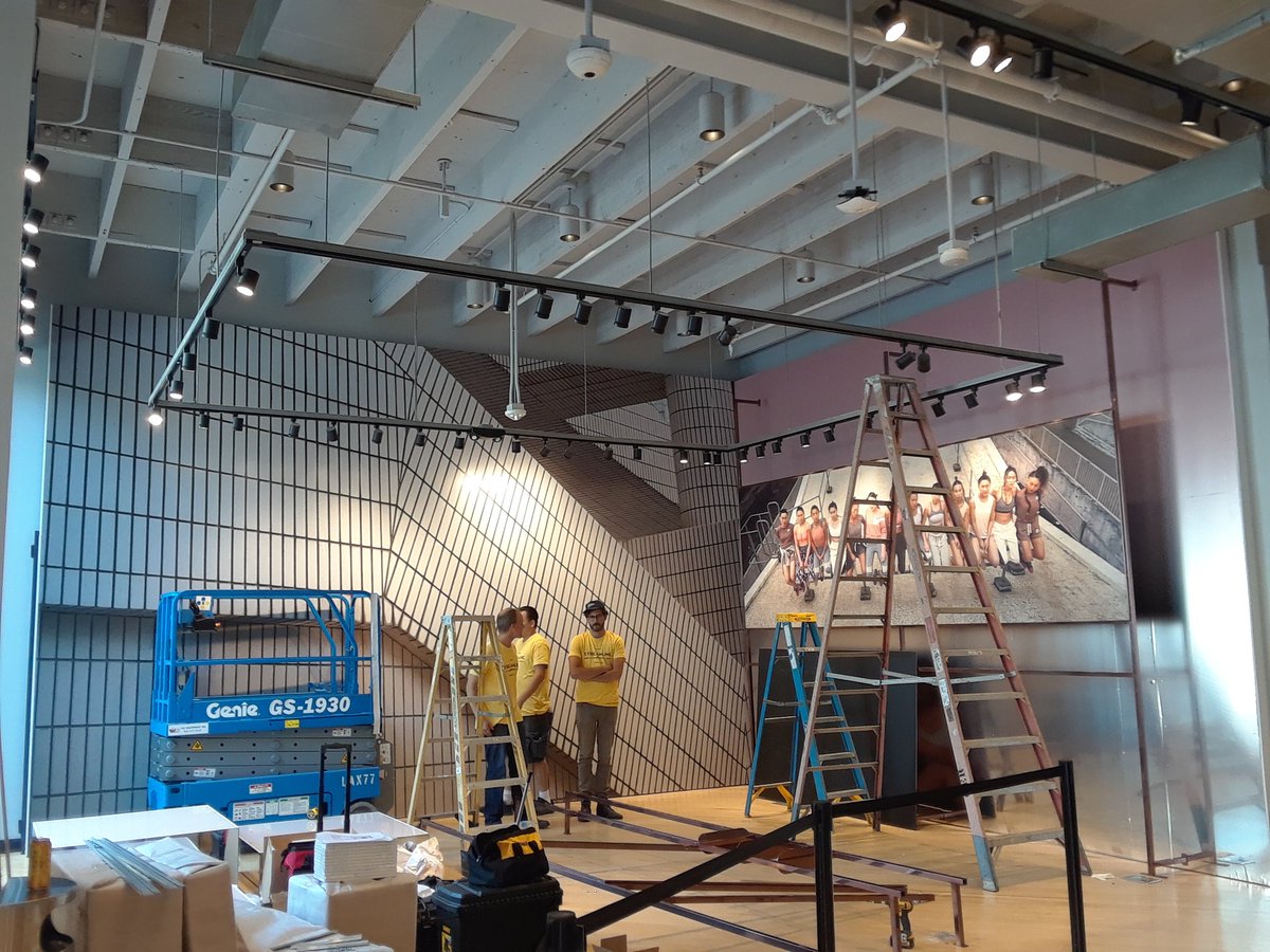 DrDecalsInc's tweet photo. NIKE #drdecals #wallmurals #vinylswrap #wallwrap #wraps #wrap #LAinstaller #OCinstaller https://t.co/MnD1khuH2n