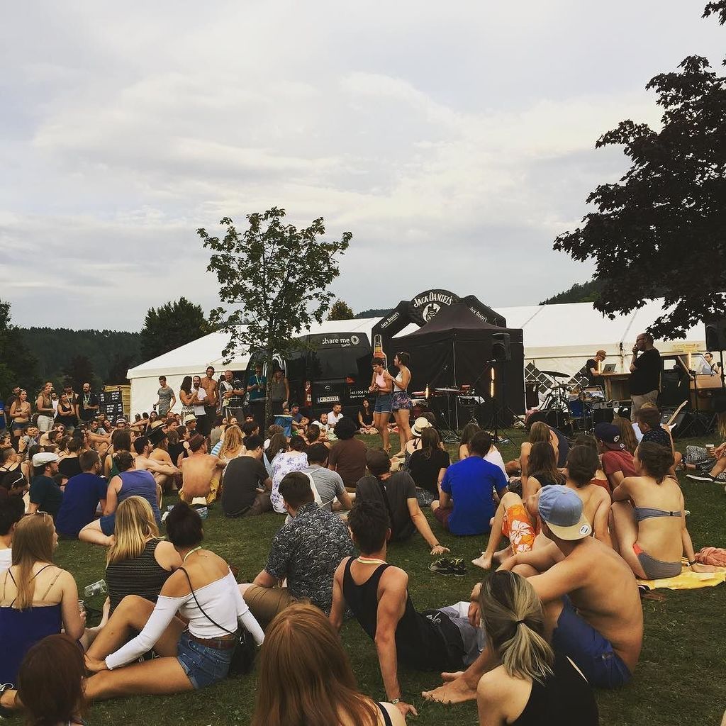 inkmusic's tweet photo. 😍 @kaikoband als sundowner am @acousticlakeside #musiclove #festival #vogal #acousticlakeside #acousticlakeside201… https://t.co/pAeicnSgkd https://t.co/IGmnoj13dt