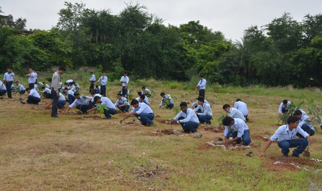 SAILBSP1's tweet photo. 10000 saplings planted at 21 locations as state celebrated Hariyar Chhattisgarh. Planting1.3 lakh saplings targeted this monsoon @SAILsteel https://t.co/jjWN82s5Og