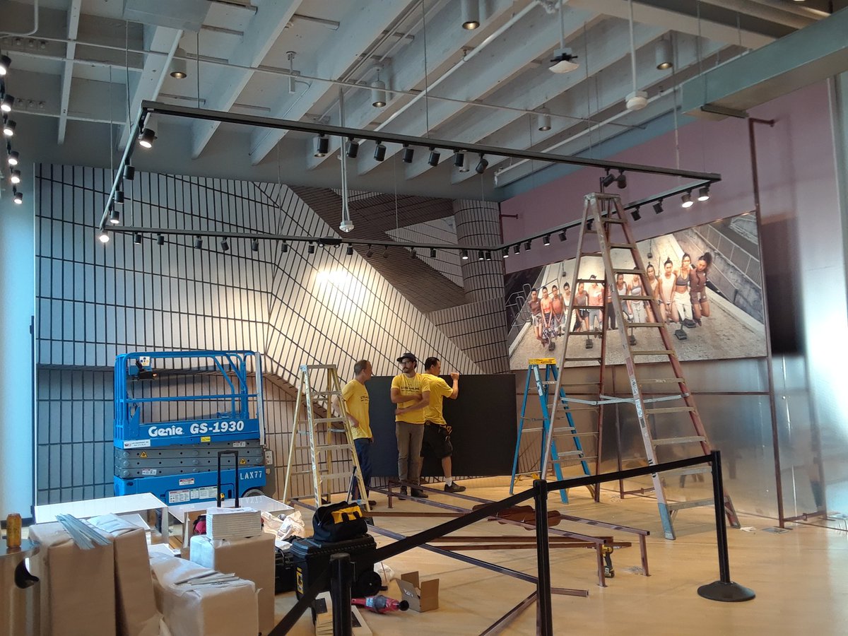 DrDecalsInc's tweet photo. NIKE #drdecals #wallmurals #vinylswrap #wallwrap #wraps #wrap #LAinstaller #OCinstaller https://t.co/MnD1khuH2n