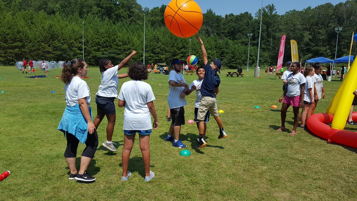 mastadroo's tweet photo. #Akhaia puts one up! @StudentLifeKids #56Camp @roswellstreetbc #redrumble https://t.co/R1zYfO1ov2
