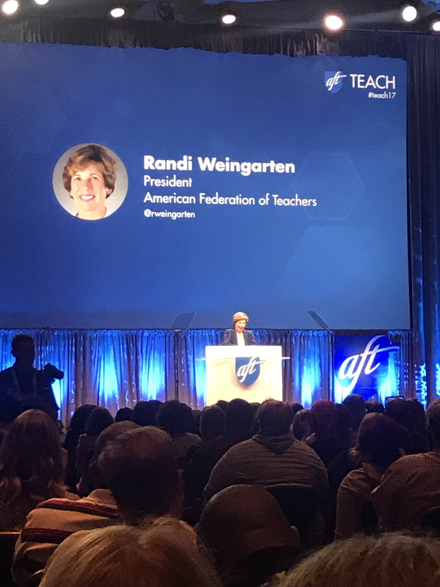 ASCardinal40's tweet photo. What I came here to see!! The legend! #TEACH17 https://t.co/pdQHkwUuBR