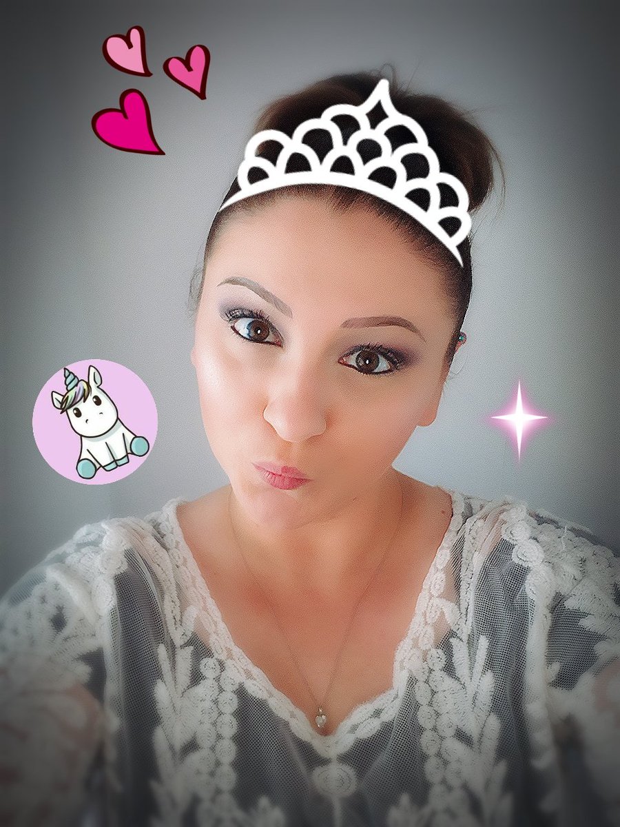 prendy09's tweet photo. All hale princess Michelle 😂😇🦄  #fun #girl #happy #follow #love #sweet #photo #picoftheday #cute #me #pink #makeup #selfie #funny #pretty https://t.co/ILf1GY5weB