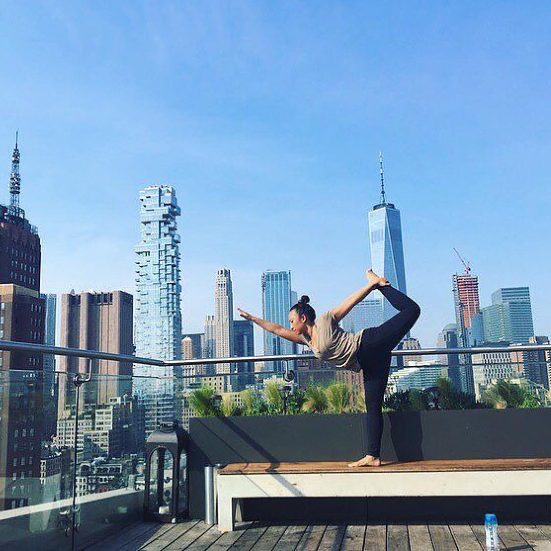 JamesHotels's tweet photo. Another great day of #rooftopyoga and #meditation in the books with @wellnessofficialco. Now bring on the #weekend! #jamessoho 📷 @daphjliu https://t.co/tEDFJzGFPH