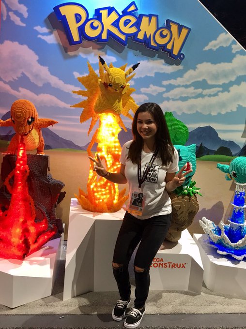 At comic con 2017! Super fun! https://t.co/PPvaxyte1P<a href="/tag/kitten"class="tags"><span>&#35;kitten</span></a><a href="/tag/obsessed"class="tags"><span>&#35;obsessed</span></a>